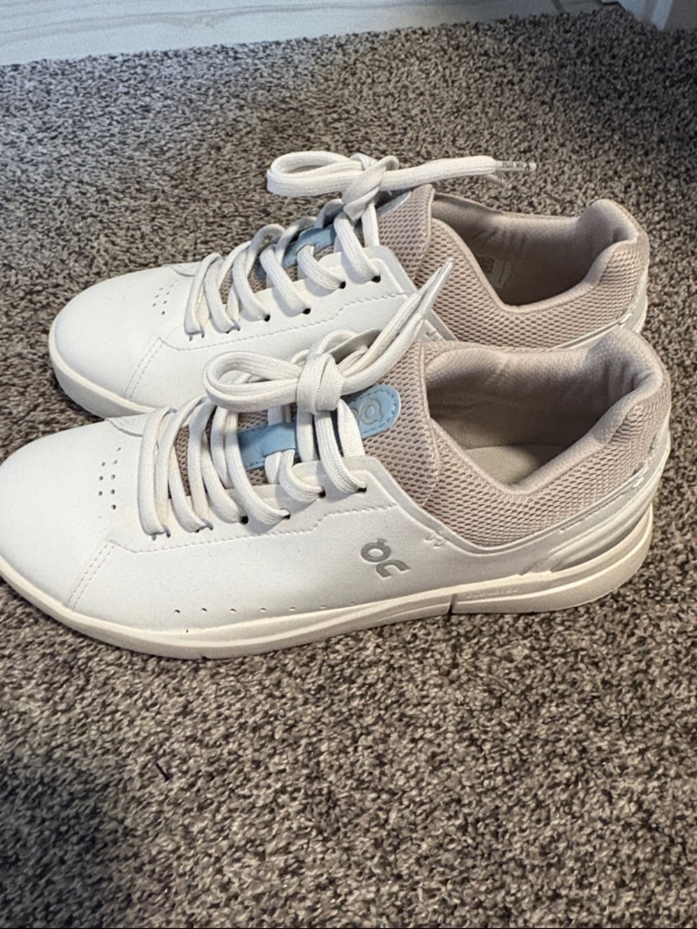 On Cloud Womens White & Light Pink Sneakers